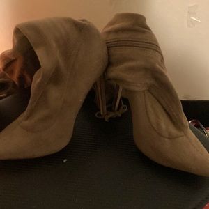 Long leg heel boots